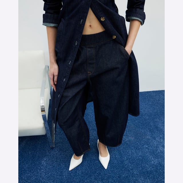 Denim fabric, Barrel leg, Pockets, Elasticated waistbandAbout the brandFASHION IS OUR DNARiver Island is an icon of the British high street. Inspired by the latest trends and our heritage style archives, we've been serving style and leading trends for over sixty years.We make fashion for real people with real lives, who want to look real good. Because life's a celebration - let's dress for it.