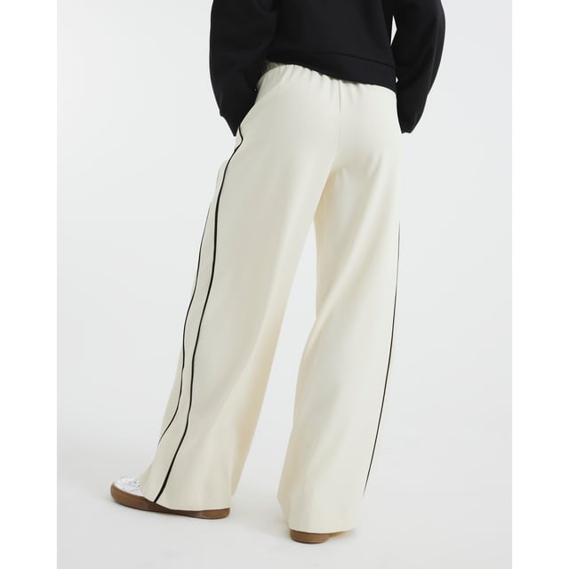 Wide leg, Side stripe, Elasticated drawstring waistAbout the brandFASHION IS OUR DNARiver Island is an icon of the British high street. Inspired by the latest trends and our heritage style archives, we've been serving style and leading trends for over sixty years.We make fashion for real people with real lives, who want to look real good. Because life's a celebration - let's dress for it.