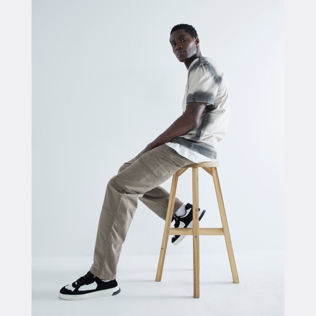 Regular fit, Seam detail, Utility pockets, Belt loops, Button and zip fasteningAbout the brandFASHION IS OUR DNARiver Island is an icon of the British high street. Inspired by the latest trends and our heritage style archives, we've been serving style and leading trends for over sixty years.We make fashion for real people with real lives, who want to look real good. Because life's a celebration - let's dress for it.