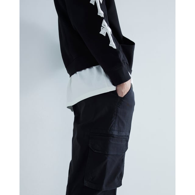 Regular fit, Utility pockets, Cuffed hem, Elasticated waistAbout the brandFASHION IS OUR DNARiver Island is an icon of the British high street. Inspired by the latest trends and our heritage style archives, we've been serving style and leading trends for over sixty years.We make fashion for real people with real lives, who want to look real good. Because life's a celebration - let's dress for it.