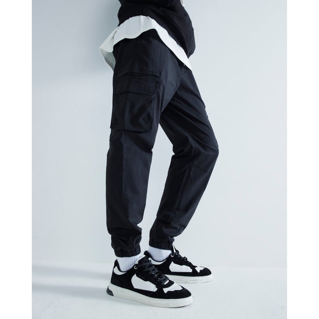 Regular fit, Utility pockets, Cuffed hem, Elasticated waistAbout the brandFASHION IS OUR DNARiver Island is an icon of the British high street. Inspired by the latest trends and our heritage style archives, we've been serving style and leading trends for over sixty years.We make fashion for real people with real lives, who want to look real good. Because life's a celebration - let's dress for it.