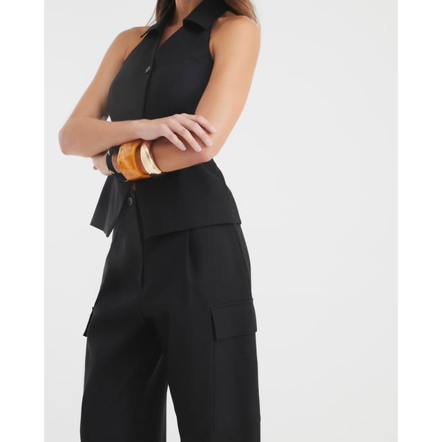 Linen blend fabric, Wide leg, Belt loops, Pockets, Buttoned and zipped fasteningAbout the brandFASHION IS OUR DNARiver Island is an icon of the British high street. Inspired by the latest trends and our heritage style archives, we've been serving style and leading trends for over sixty years.We make fashion for real people with real lives, who want to look real good. Because life's a celebration - let's dress for it.