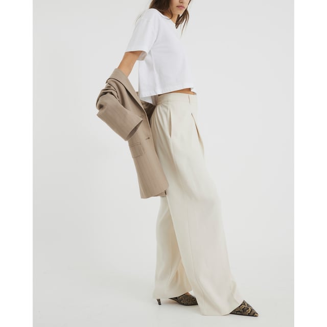 Wide leg, Belt loops, Elasticated waistbandAbout the brandFASHION IS OUR DNARiver Island is an icon of the British high street. Inspired by the latest trends and our heritage style archives, we've been serving style and leading trends for over sixty years.We make fashion for real people with real lives, who want to look real good. Because life's a celebration - let's dress for it.