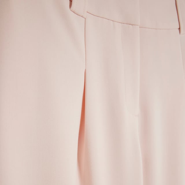 Petite collection, Straight leg, Belt loops, Concealed fasteningAbout the brandFASHION IS OUR DNARiver Island is an icon of the British high street. Inspired by the latest trends and our heritage style archives, we've been serving style and leading trends for over sixty years.We make fashion for real people with real lives, who want to look real good. Because life's a celebration - let's dress for it.