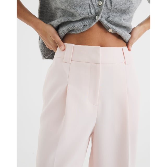 Petite collection, Straight leg, Belt loops, Concealed fasteningAbout the brandFASHION IS OUR DNARiver Island is an icon of the British high street. Inspired by the latest trends and our heritage style archives, we've been serving style and leading trends for over sixty years.We make fashion for real people with real lives, who want to look real good. Because life's a celebration - let's dress for it.