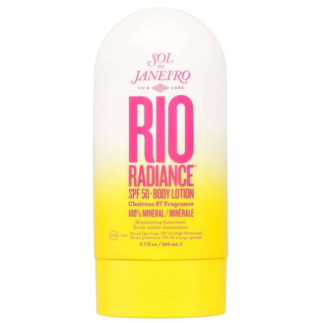 Experience ultimate skin protection and hydration with Sol de Janeiro's Rio Radiance SPF50 Body Lotion. This lightweight, mineral formula provides broad-spectrum UVA/UVB protection while deeply moisturizing your skin for a silky finish. Enriched with cupuaçu butter to seal in moisture and niacinamide to brighten your skin tone, it leaves your skin radiant and healthy. Infused with the delightful Cheirosa 87 scent of solar tuberose and creamy leite de coco, it brings beachy nostalgia. Apply and massage for glowing, protected skin all day.