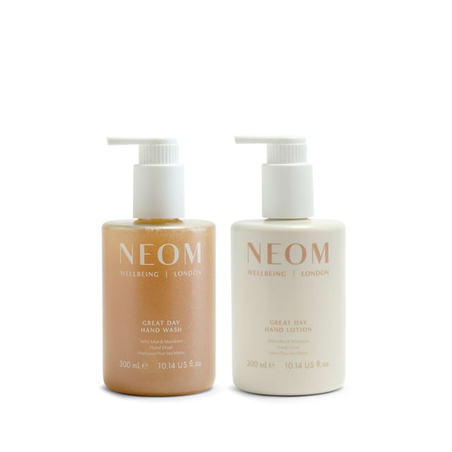 Neom Wellbeing Great Day Hand Wash and Lotion Duo - 300ml Experience the uplifting power of Neom Wellbeing London’s Great Day Hand Wash and Lotion Duo. This luxurious set features a 300ml hand wash and a 300ml hand lotion, both infused with 100% natural essential oils, including Wild Mint and Mandarin. The hand wash gently exfoliates with orange peel and olive crush while nourishing your skin with aloe vera. The lotion, enriched with shea butter, provides deep hydration and a delightful scent. Perfect for elevating your mood and adding self-care to your routine, this duo leaves your hands feeling soft and revitalized.