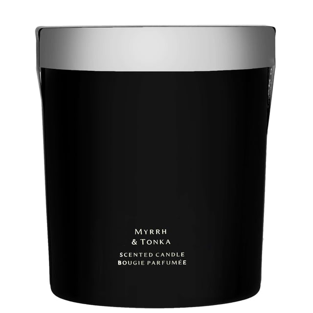 Jo Malone Myrrh & Tonka Luxury Candle 200g - Long Lasting Ambiance Experience the enchanting aroma of Jo Malone Myrrh & Tonka Candle, an exquisite amber fragrance that was launched in 2016. This luxurious candle features a soothing top note of Lavender, harmoniously blended with the warm essence of Omumbiri Myrrh at its heart. The base of Tonka Bean adds a rich and comforting finish, creating a serene atmosphere in any space. With a burn time of up to 45 hours, this elegantly designed candle measures H9.2 x W7.5cm. Please note that packaging may vary, and matches are not included.