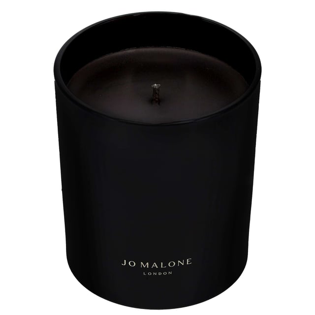 Jo Malone Myrrh & Tonka Luxury Candle 200g - Long Lasting Ambiance Experience the enchanting aroma of Jo Malone Myrrh & Tonka Candle, an exquisite amber fragrance that was launched in 2016. This luxurious candle features a soothing top note of Lavender, harmoniously blended with the warm essence of Omumbiri Myrrh at its heart. The base of Tonka Bean adds a rich and comforting finish, creating a serene atmosphere in any space. With a burn time of up to 45 hours, this elegantly designed candle measures H9.2 x W7.5cm. Please note that packaging may vary, and matches are not included.