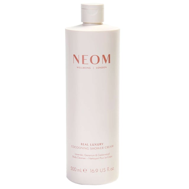 Experience the soothing power of Neom Wellbeing London's Luxury De-Stress Shower Cream. This creamy cleanser, made with 100% natural essential oils like lavender and geranium, is designed to relax your body and mind. Enriched with evening primrose oil and herbal extracts, it provides deep hydration for your skin, lasting up to 48 hours. Enjoy a calming shower experience that elevates your mood and alleviates stress. Simply lather, inhale the fragrance, and let tranquility wash over you.