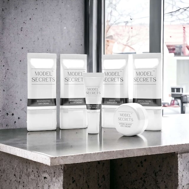 Revitalize your skin with the Model Secrets Complete Skincare Collection. This premium set nourishes tired skin and addresses five signs of aging: wrinkles, fine lines, uneven tone, sun damage, and loss of firmness. Featuring six products with Neroli Oil, Geranium Oil, Shea Butter, and Vitamins C & E, it enhances elasticity and radiance. Fast-absorbing and suitable for all skin types, this vegan and cruelty-free collection promotes healthy skin renewal. The set includes a facial cleanser, exfoliator, day cream, night cream, eye serum, and eye cream. Pamper your skin for a radiant complexion!