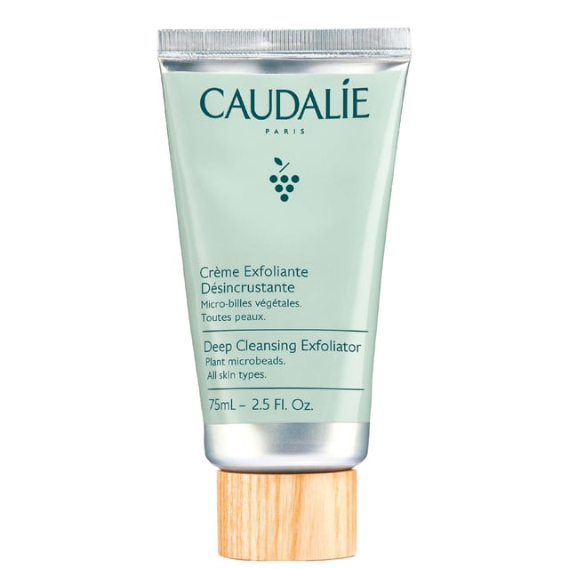 Experience the transformative power of Caudalie Vinoclean Deep Cleansing Exfoliator, designed to cleanse, exfoliate, and purify your skin. This exceptional formula features 98% natural origin ingredients, including organic grape water, refreshing menthol, and gentle volcanic sand microbeads to effectively buff away dead skin cells. Suitable for all skin types, including sensitive skin, this vegan exfoliator is free from sulphates and parabens. Enjoy a subtle scent of grapefruit, mint, and sweet orange. For best results, use once or twice a week, or mix with your cleanser.