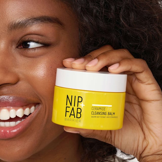 Discover the transformative power of Nip + Fab Ceramide Fix Nourishing Cleansing Balm, designed to replenish your skin's lipid barrier. This luxurious balm contains ceramides, squalene, and prebiotics to cleanse and hydrate dry, sensitive skin. Its 2-in-1 formula removes makeup and impurities without heavy residue, ensuring a fresh complexion. Each purchase includes a muslin cloth for easy application. This vegan and cruelty-free balm is perfect for anyone seeking an effective cleansing solution. Massage onto dry skin and use the muslin cloth with warm water for beautifully clean skin.