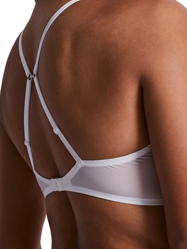 Aubade Kiss Of Love Triangle Bralette. Plunge non-wired bralette with lacey soft cups and matching briefs avaible. The product is hand-wash only.