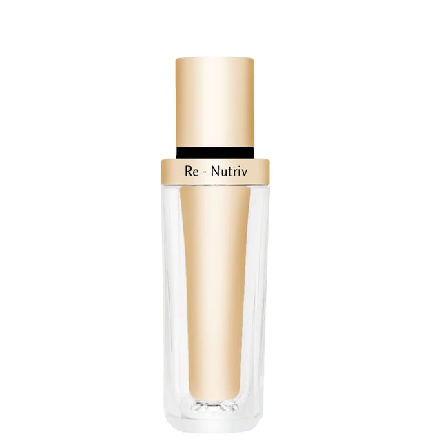 Estée Lauder Re-Nutriv Ultimate Diamond Transformative Brilliance Serum - Luxury Skincare Experience the transformative power of Estée Lauder's Re-Nutriv Ultimate Diamond Transformative Brilliance Serum. This luxurious serum is designed to enhance your skin's natural beauty, delivering a smoother, more refined appearance. Targeting six key areas, it works to improve radiance, minimize pores, reduce spots, even skin tone, boost firmness, and enhance elasticity. Infused with Black Diamond Truffle Extract, this serum fortifies your skin, promoting a youthful glow. For optimal results, apply to a cleansed face every morning and evening, avoiding the eye area.