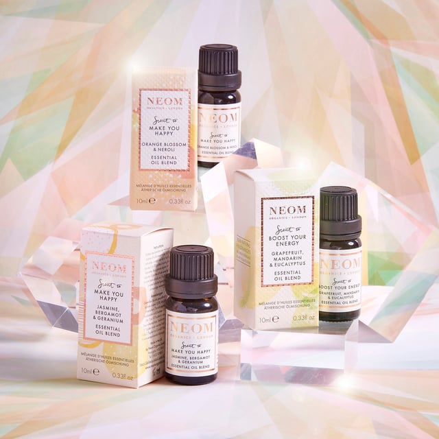 Experience the transformative power of Neom Wellbeing London's Essential Oil Blend, crafted to uplift your spirit and promote happiness. This luxurious blend combines creamy Tuberose, warm Cedarwood, and exotic Ylang Ylang, with hints of Jasmine and Neroli. Perfect for creating a serene atmosphere, this 100% natural fragrance relieves stress, enhances sleep quality, boosts energy, and elevates mood. Use it in your Wellbeing Perfume Pod, in a warm bath, or mix with a base oil for a soothing massage.