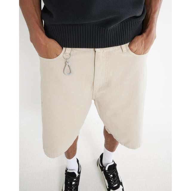 Baggy fit, Belt loops, Side slip pockets, Keyring link detail, Buttoned and zipped pocketsAbout the brandFASHION IS OUR DNARiver Island is an icon of the British high street. Inspired by the latest trends and our heritage style archives, we've been serving style and leading trends for over sixty years.We make fashion for real people with real lives, who want to look real good. Because life's a celebration - let's dress for it.
