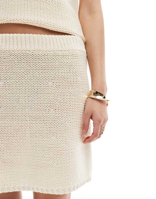 Skirts by Vila Part of a co-ord set Top sold separately High rise Elasticated waist Regular fitSold By: Asos