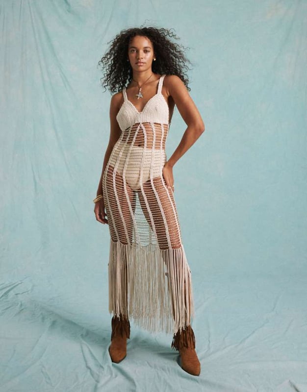 Dresses by Miss Selfridge May cause compliments V-neck Fixed straps All-over bead embellishment Scoop back Fringe hem Regular fitSold By: Asos