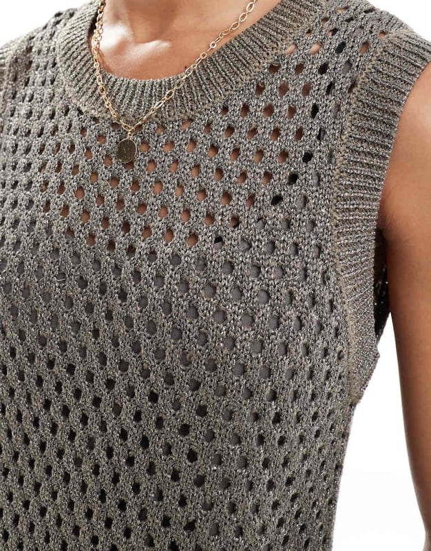 Dresses by Vero Moda For your weekend mood board Crew neck Sleeveless style Regular fitSold By: Asos