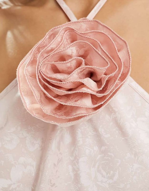 Dresses by Miss Selfridge There's dressing up, then there's this Floral design Halterneck style Corsage detail Tied halter neck Regular fitSold By: Asos