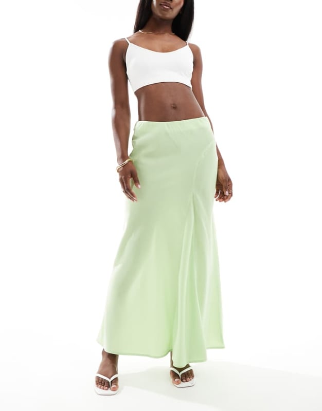 Skirts by Vero Moda To the max Mid rise Elasticated waist Seam details Regular fitSold By: Asos
