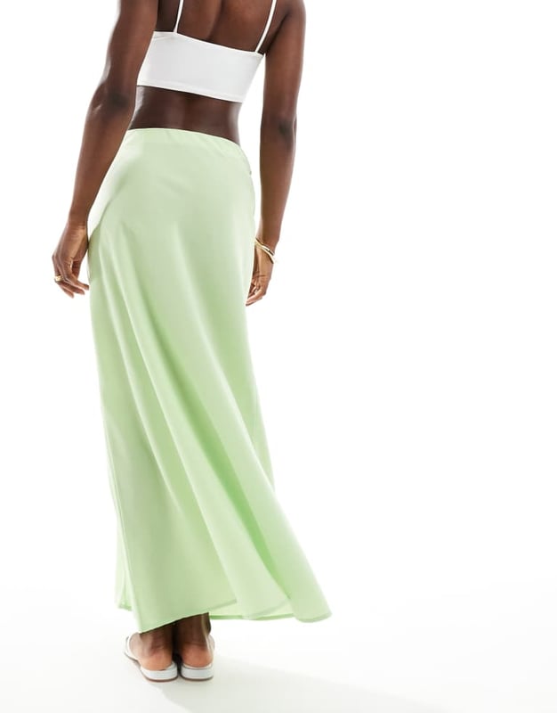 Skirts by Vero Moda To the max Mid rise Elasticated waist Seam details Regular fitSold By: Asos