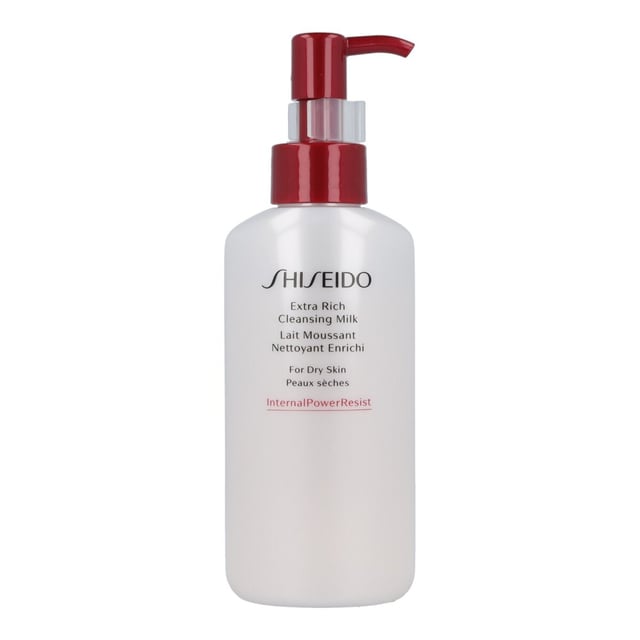 Experience the indulgence of Shiseido's Extra Rich Cleansing Milk, specially formulated for dry skin. This luxurious cleansing milk effectively removes oxidized sebum and impurities while delivering deep hydration for a healthy, radiant complexion. Its mildly acidic formula is designed to match your skin's natural pH, ensuring a gentle yet effective cleanse. For best results, use morning and night: simply combine with a small amount of water to create a rich lather, apply to your face, and rinse thoroughly. Treat your skin to the care it deserves with Shiseido.