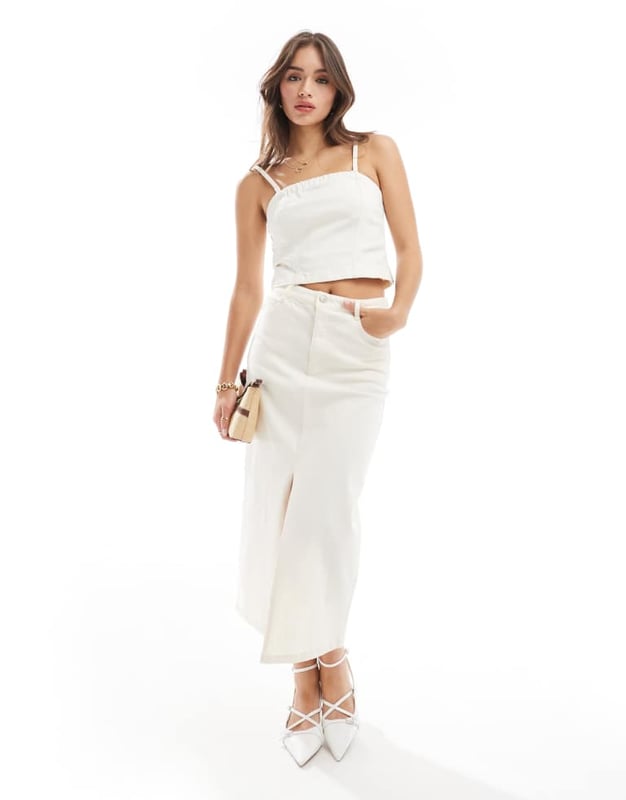 Tops by Nobody's Child Part of a co-ord set Skirt sold separately Square neck Adjustable straps Sleeveless style Zip-side fastening Cropped lengthSold By: Asos