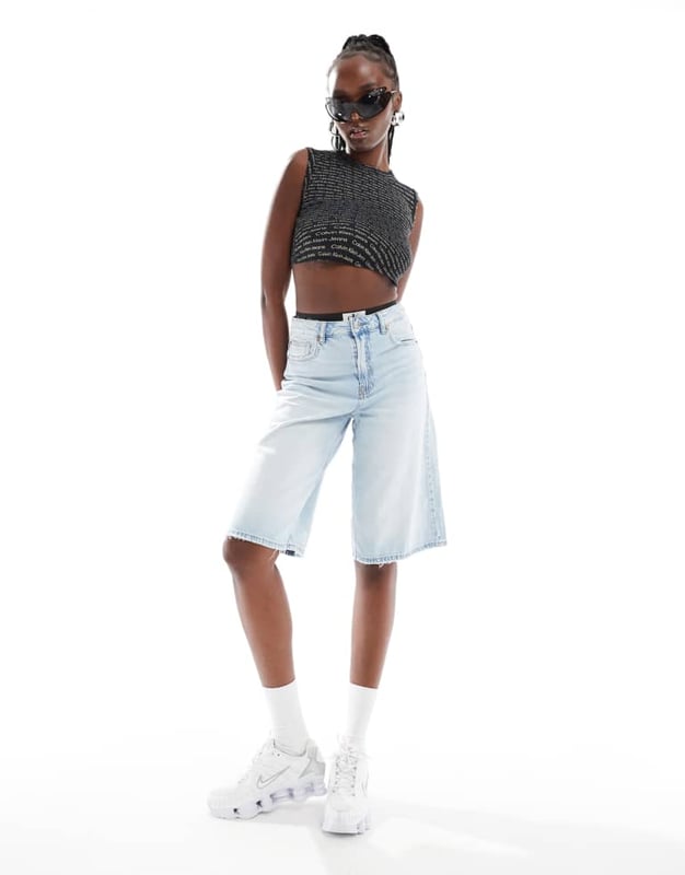 Tops by Calvin Klein Jeans Take it back to basics Branded design Crew neck Cropped length Regular fitSold By: Asos