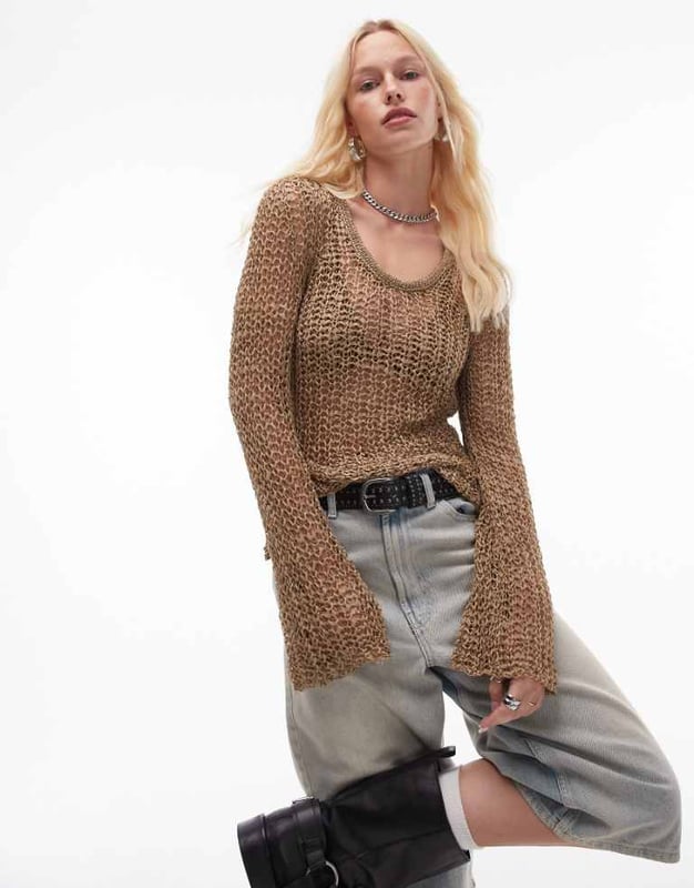 Tops by Topshop This is Topshop Scoop neck Flared sleeves Regular fitSold By: Asos