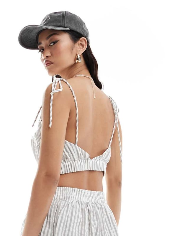 Tops by ASOS DESIGN Can't top this Square neck Tie straps Elasticated underband Open back Cropped length Regular fitSold By: Asos
