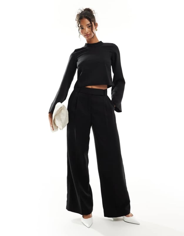 Tops by Closet London Part of a co-ord set Bottoms sold separately High neck Long sleeves Button-keyhole back Cropped length Regular fitSold By: Asos