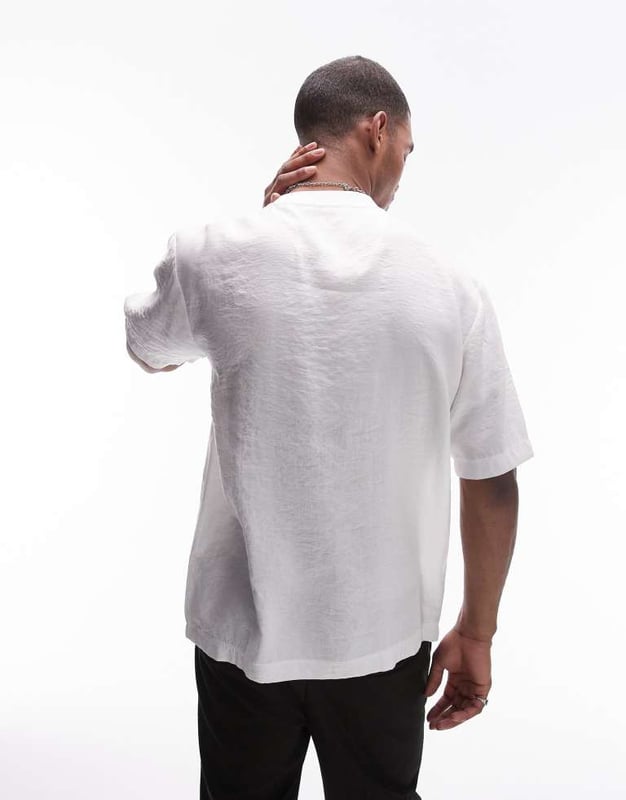 T-shirts by Topman This is Topman Plain design Crew neck Short sleeves Oversized fitSold By: Asos