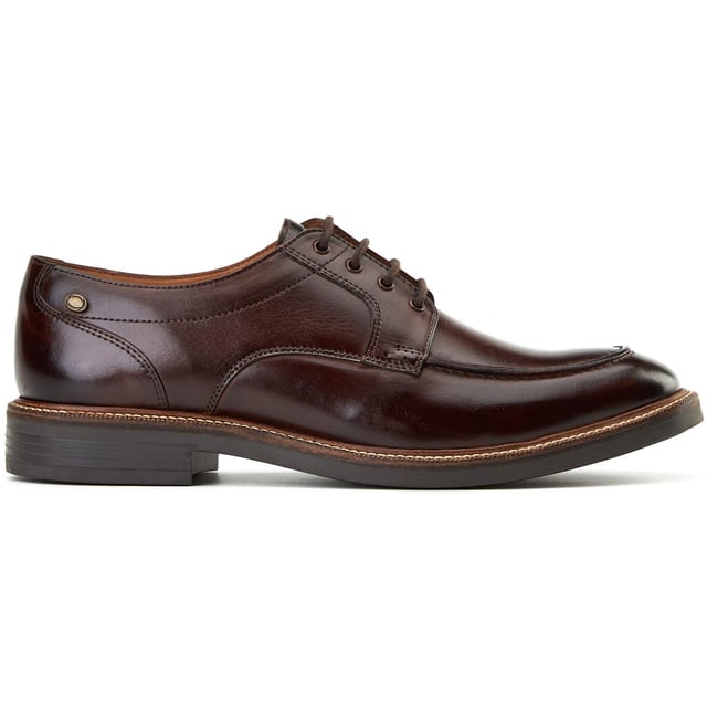 Base London Surrey Leder Herren Schnürschuhe Burnt Brown Fügen Sie Ihrer Garderobe mit den Surrey-Schuhen von Base London etwas Abwechslung hinzu. Hergestellt aus hochwertigem Leder, hebt die Schürze und die Ziernähte diesen eleganten Schuh von Ihrem alltäglichen Brogue oder Derby ab. Enthält eine Ortholite-Einlegesohle für zusätzlichen Komfort.