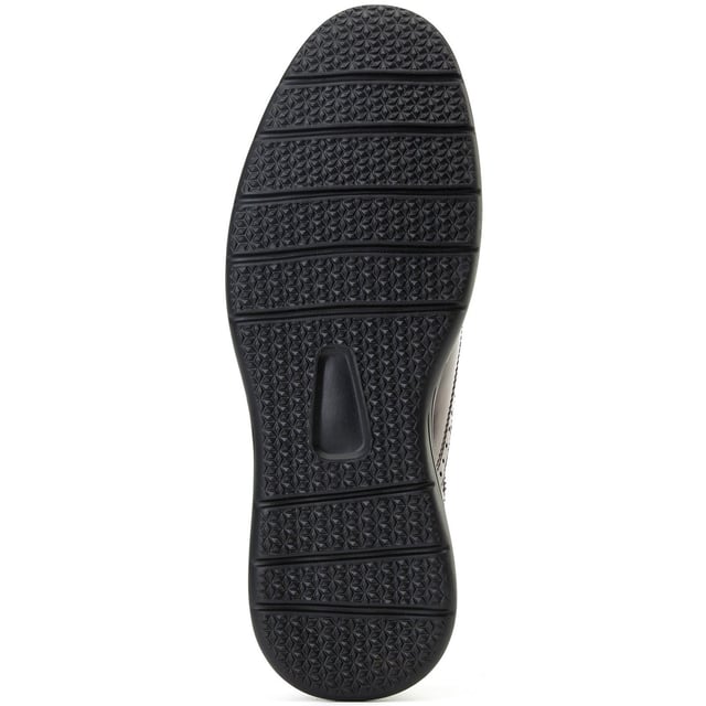 Dieser superleichte Brogue von Base London integriert die neuesten Sohlentechnologien in klassisches britisches Design, um jeden Schritt federleicht zu machen. Gleiten Sie stilvoll zur Arbeit oder schneiden Sie auf der Tanzfläche einige Figuren, Flight wird Sie dorthin bringen.