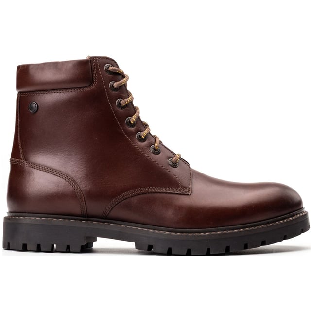 Gebaut für Stil und Stabilität, verfügt der Nickel Boot über hochwertiges Pull-Up-Leder, einen großen gepolsterten Abschluss und Wanderstiefel-Schnürsenkel für eine sichere Passform. Abgerundet wird das Ganze durch eine profilierte Gummisohle für zusätzlichen Halt - ein robustes Must-Have mit urbaner Ausstrahlung.