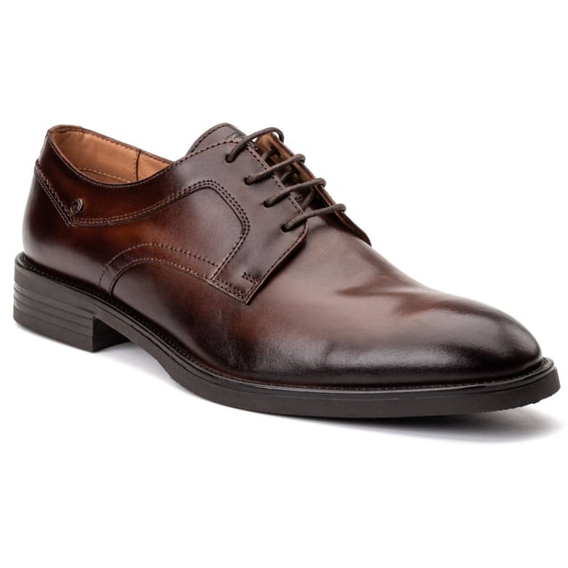 Base London Hülle Leder Herren Braune Schnürschuhe Steigern Sie Ihr Bürospiel mit dem Sleeve Derby-Schuh. Gefertigt aus glattem Leder, mit einer Vier-Laschen-Verschluss und Ortholite-Innensohle für Komfort, sorgt die schlanke Sohle dafür, dass Sie stets scharf und stabil bleiben - denn Selbstbewusstsein beginnt von unten.