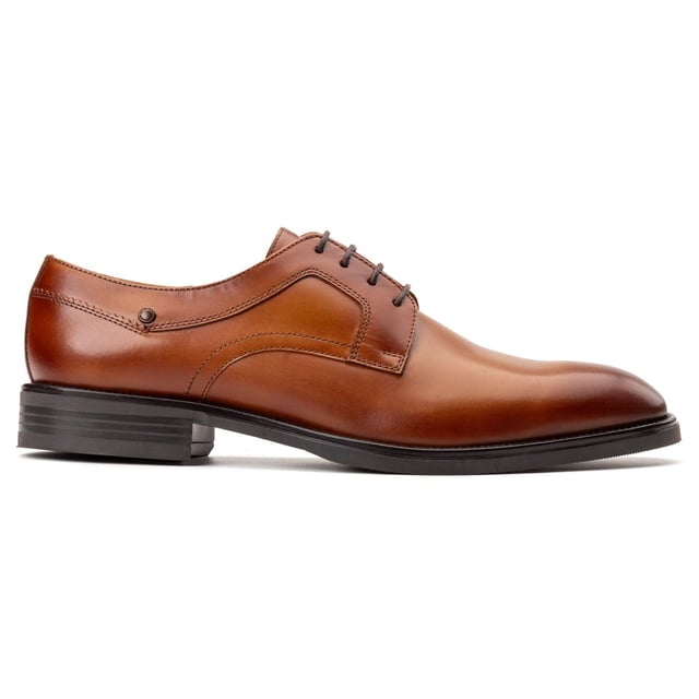 Base London Sleeve Leather Men's Tan Lace-Up Shoes Step up your office game with the Sleeve derby shoe. Crafted with sleek leather uppers, a four-lace closure, and Ortholite insole comfort, its slim sole ensures you stay sharp and steady - because confidence starts from the ground up.