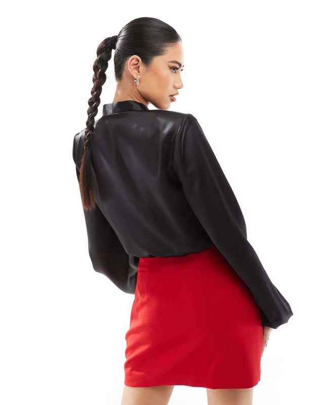 Tops by ASOS DESIGN Wardrobe worthy Plunge neck Shoulder pads Blouson sleeves Regular fitSold By: Asos