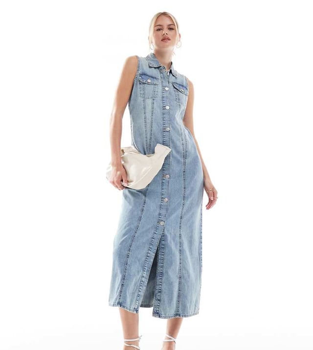 Dresses by Vero Moda Tall For brunch and beyond Spread collar Button-through front Sleeveless style Chest pockets Regular fitSold By: Asos