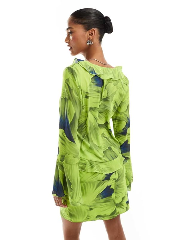 Tops by Y.A.S Part of a co-ord set Skirt sold separately V-neck Tie front Long sleeves Ruffle trims Open front Regular fitSold By: Asos