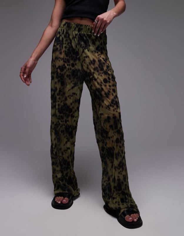 Trousers & Leggings by Topshop This is Topshop Abstract design Regular rise Elasticated waistband Wide legSold By: Asos