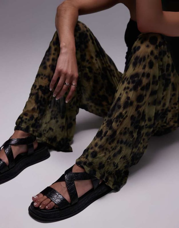 Trousers & Leggings by Topshop This is Topshop Abstract design Regular rise Elasticated waistband Wide legSold By: Asos