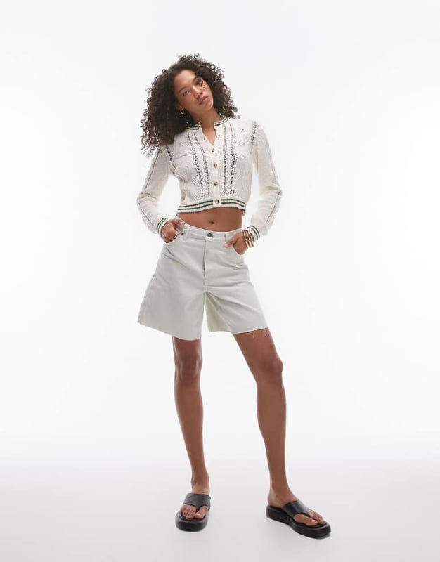 Jumpers & Cardigans by Topshop This is Topshop Crew neck Long sleeves Button packet Contrast tipping Cropped length Regular fitSold By: Asos