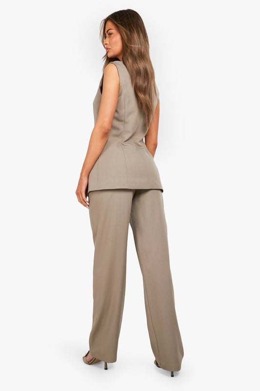 Trousers are a more sophisticated alternative to skinniesTrousers take on a realxed silhouette for the new season, with sports tailoring setting the trends and the wide leg one to watch. Pick printed palazzo pants for a dramatic day time look and tone down with a basic tee, or go for androgynous appeal in tapered man pants and wear with worn-in trainers for a trend-led twist.