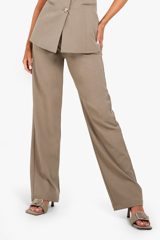 Trousers are a more sophisticated alternative to skinniesTrousers take on a realxed silhouette for the new season, with sports tailoring setting the trends and the wide leg one to watch. Pick printed palazzo pants for a dramatic day time look and tone down with a basic tee, or go for androgynous appeal in tapered man pants and wear with worn-in trainers for a trend-led twist.