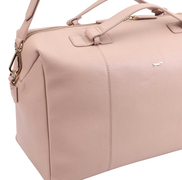 This Paul Costelloe ODELIA Weekend/Duffle Bag benefits from having top handles and an adjustable shoulder strap so you can wear it however you find most comfortable! Roomy enough for all your overnight essentials. It is sturdy yet light to carry. Perfect for long weekend stay or as a hospital bag for you and the new baby. Designed with one large main compartment as well as a secure interior pockets, it can hold all your essentials with ease.