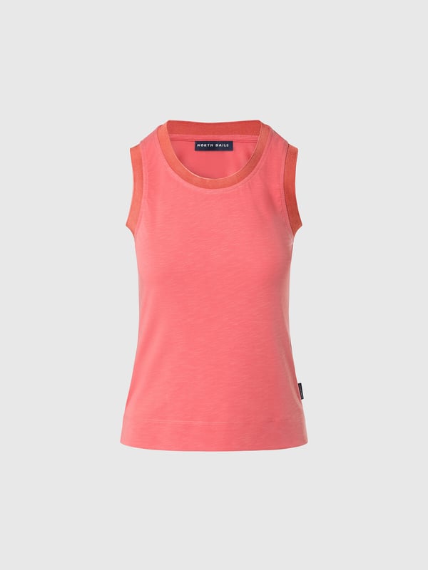 Ein klassisches Tanktop ist ein Sommer-Essential und dieses hier wird Sie nicht enttäuschen. Dieses Modell besteht aus Slub-Modal-Jersey für ein leichtes Tragegefühl und unglaubliche Weichheit und verfügt über Schlitze am Saum für maximalen Komfort. Kräftige Rippbündchen am Hals und an den Armlöchern definieren die dezente Silhouette.
