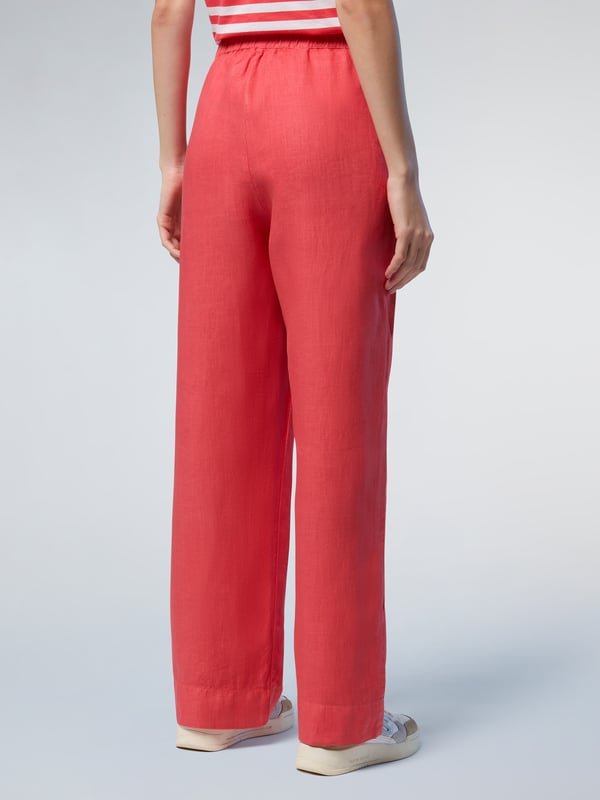 Luftige Sommereleganz vom Feinsten. Diese Hose mit weitem Bein und hoher Taille ist aus umweltfreundlichem European Flax™ hergestellt: zertifizierte gentechnikfreie Fasern, die in Europa ohne Bewässerung angebaut werden. Mit Abnähern vorne und Gummizug hinten für Stil und Komfort gleichermaßen.